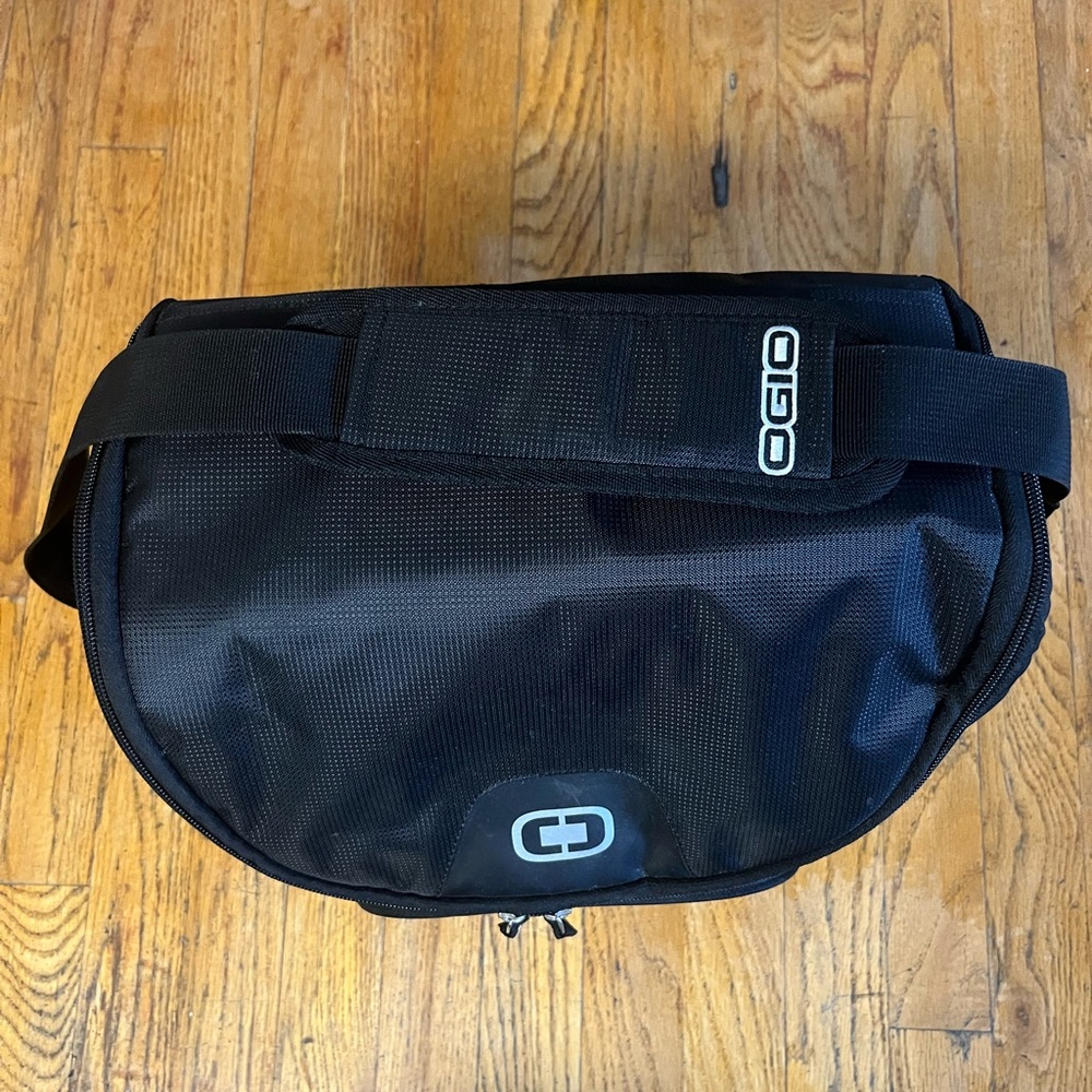 OGIO Black Men's Lunch/Messenger Bag